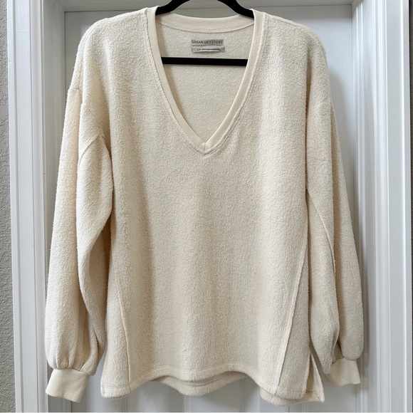 Urban Outfitters UO Lillu V-Neck Pullover Top Cozy Sweater Oversize Cream Small - Picture 1 of 10